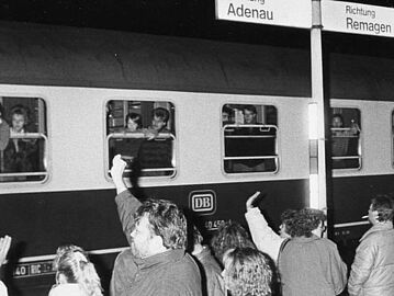 Ankunft der ersten Übersiedler aus der DDR im Bahnhof Ahrweiler